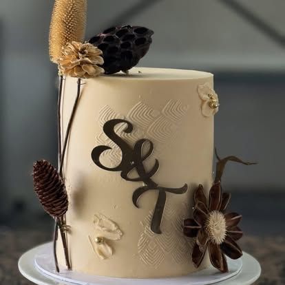Onyx Statement Cake by b·treats